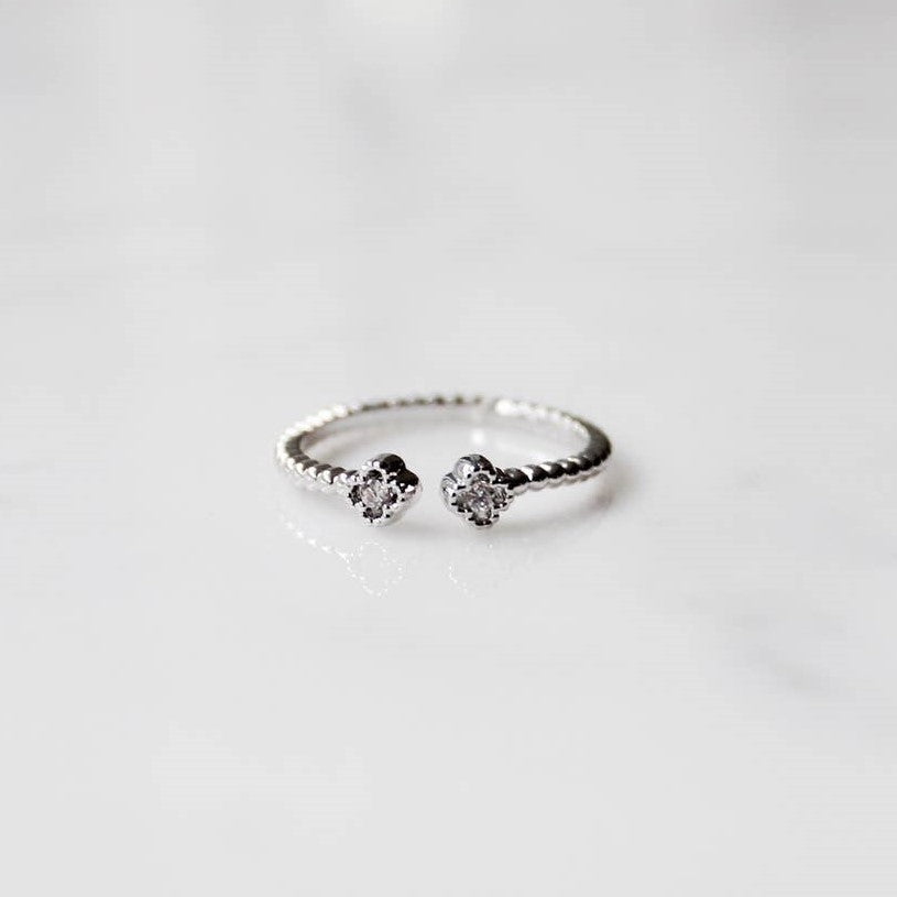 charlotte textured ring band